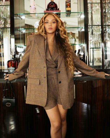 La cantante Beyoncé podría sacar una línea de productos capilares