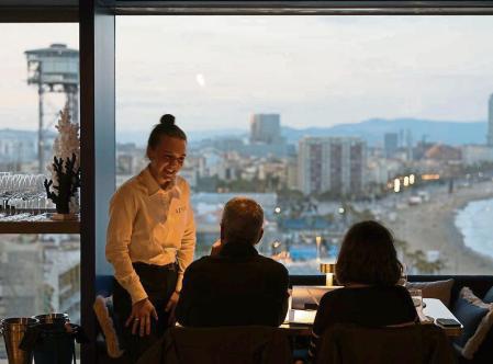 Restaurant Azul Rooftop Barceloneta . xef Romain Fornell Miquel Gonzalez/Shooting