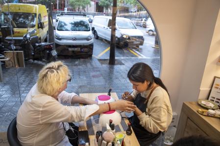 Uñas esmalte hombres