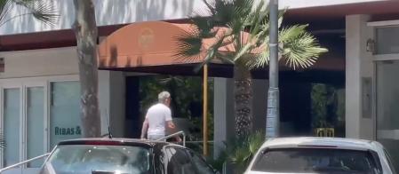 Jorge Messi entra en casa de Laporta