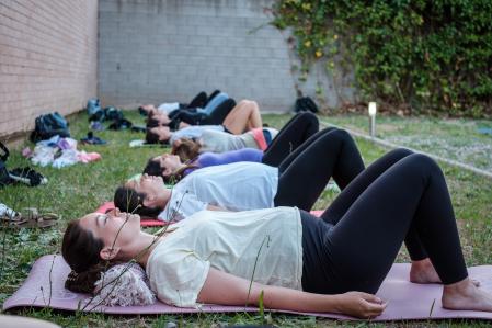 L'hospital del Mar és el primer que ha format llevadores i ofereix Mindfulness a les dones embarassades. Fotos d'una sessió (CAP Ramon Turró,