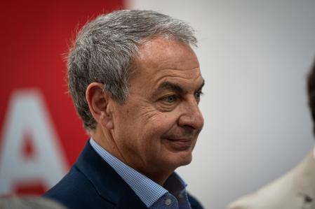 El expresidente José Luis Rodríguez Zapatero, acompañado de Salvador Illa, visita Terrassa para apoyar a la candidata socialista Eva Candela. Terrassa, 16 de Mayo de 2023.