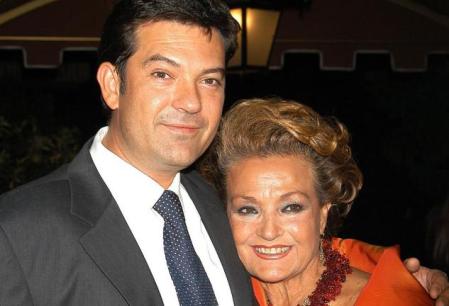 Críticas a Augusto Algueró, hijo de Carmen Sevilla, por su “actitud impresentable” sobre el funeral de su madre