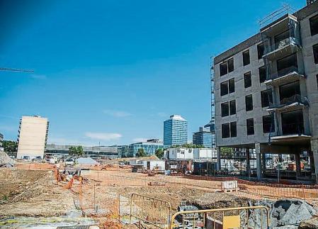 15 - 05 - 2023 / Barcelona / Contruccion viviendas barrio La Marina / Foto: Llibert Teixidó