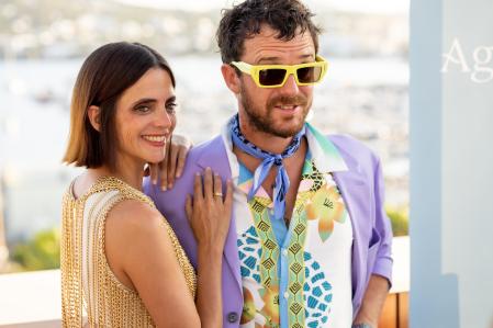 Con su esposa, la actriz Macarena Gómez.