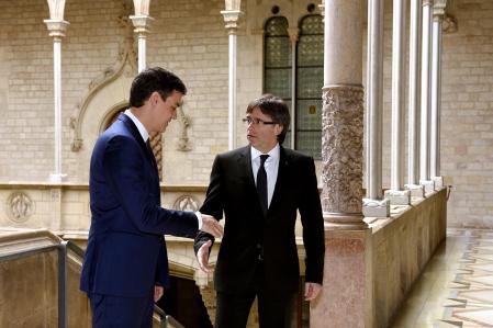 Pedro Sánchez y Carles Puigdemont se reunieron en Palau en marzo del 2016