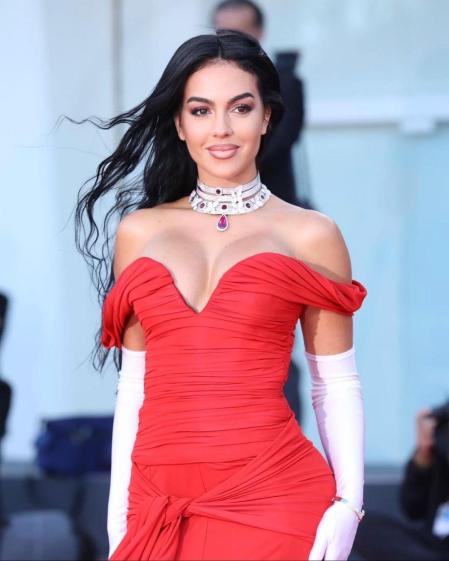 Georgina Rodríguez con su look inspirado en 'Pretty Woman' en Venecia