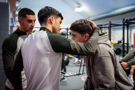 Pedri consuela a Gavi