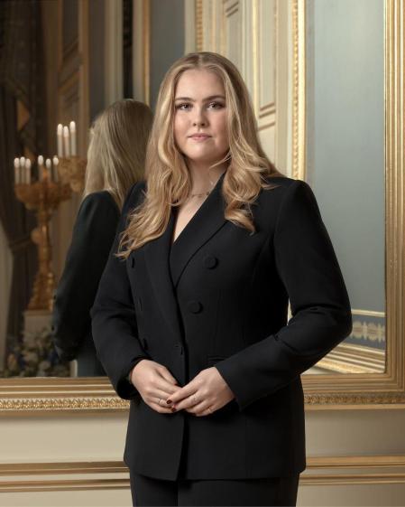 Foto oficial de la Princesa Amalia de los Países Bajos por su 20 cumpleaños