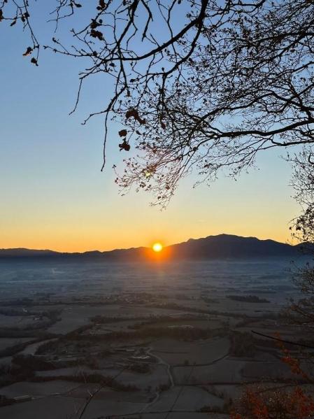 Amanecer en el Montseny visto desde Sant Sebastià, en Vic.