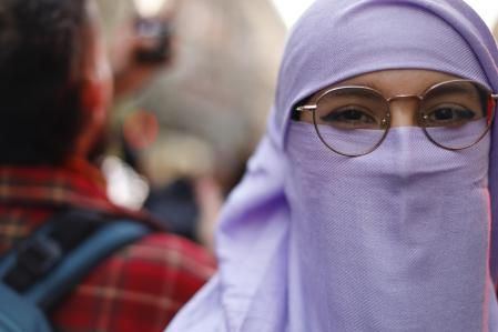 Ellas votan cada vez más a la izquierda