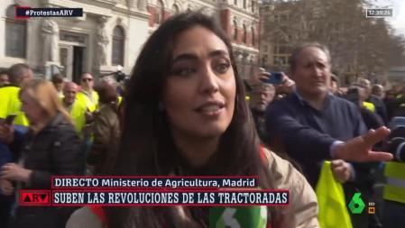 La periodista María Lamela y su equipo sufrieron una agresión durante la manifestación agrícola frente al Ministerio de Agricultura en Madrid