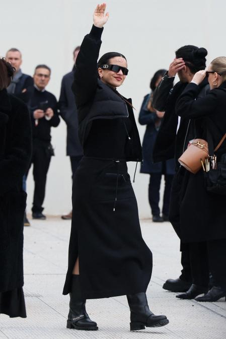 Rosalía a su llegada al desfile de Dior en la Semana de la Moda de París