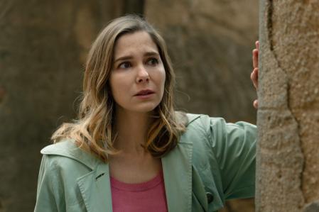 Avance del capítulo 12 de 'Sueños de libertad': ¡A Begoña le roban el bolso en la calle!