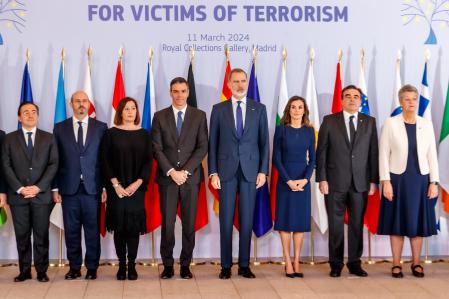 Felix Bolaños con Armengol Presidenta del Congreso y Rollan Presidente del Senado. Los reyes Felipe VI y Letizia durante el acto conmemorativo del Día Europeo de las Víctimas del Terrorismo, creado como homenaje a las víctimas de los ataques de Madrid del 11 de marzo de 2004, celebrado este lunes en la Galería de las Colecciones Reales Pedrp Sanchez Presidente del Gobierno