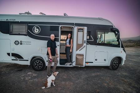 Daniel Acosta y Nayra Mesa se apartaron de una vida de comodidades que apenas tenían tiempo para disfrutar.