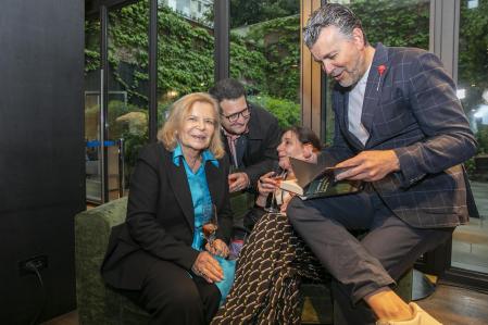 De Izquierda a derecha: Carme Riera, Francesc Bombí, Pilar Beltrán y Ramón Gener en la fiesta literaria de Guyana Guardian