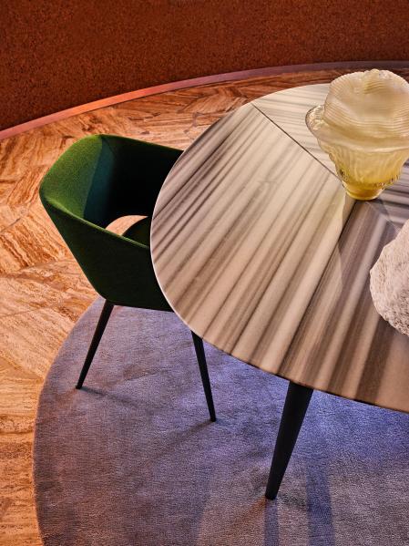 Tweed Marble Tusalow de García Cumini para Zanotta. Imita una hoja que ensambla el veteado