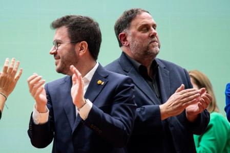 FOTO MARTI GELABERT / SHOOTING 16/03/2024 PRIMER CONGRESO QUE CELEBRA ERC DESPUES DE LA CONVOCATORIA DE ELECCIONES ADELANTADAS, CELEBRADO EN LA UPC. EL PRESIDENTE DE LA GENERALITAT, PERE ARAGONES, CON EL PRESIDENT DEL PARTIDO, ORIOL JUNQUERAS