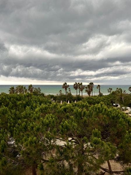 Tormenta de verano acercándose a la costa de Gavà Mar.