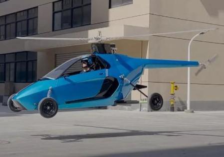 El Pegasus E es un coche volador que ofrece la posibilidad de desplazarse por la superficie terrestre y por el aire