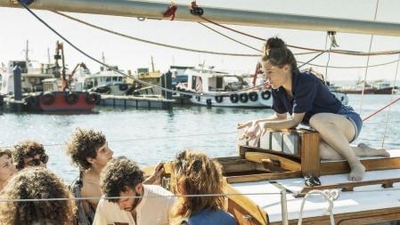 Carla Simón en un momento del rodaje de 'Romería'