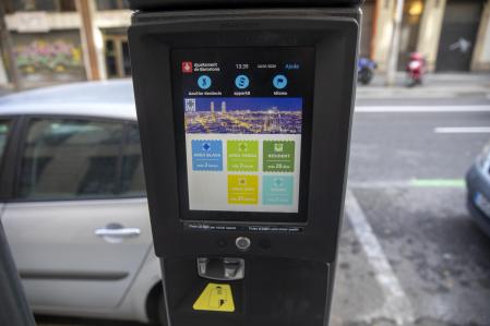 Las tarifas por aparcar en las zonas SER varían en función de las emisiones que emiten los coches 