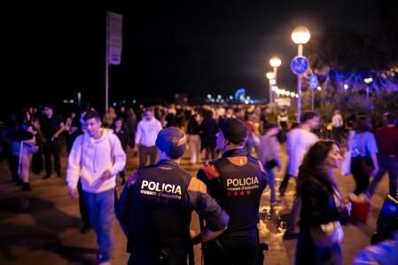 Control de los Mossos de Esquadra durante las fiestas de la Mercè para detectar armas blancas en zonas de cociertos, 21 de Septiembre de 2024.