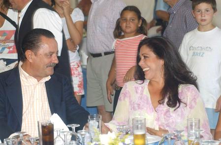 En el 2003, el entonces alcalde de Marbella, Julián Muñoz, y su compañera sentimental, Isabel Pantoja