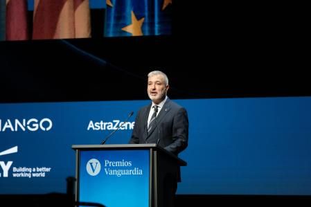 Jaume Collboni, alcalde de Barcelona, en la gala de los premios Vanguardia 2024 en el Palau de Congressos de Catalunya, 30 de septiembre en Barcelona