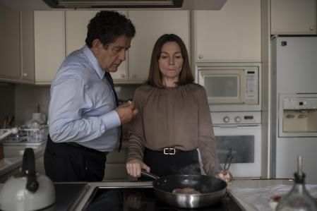 Pedro Casablanc y Nagore Aranburu en una imagen de la serie