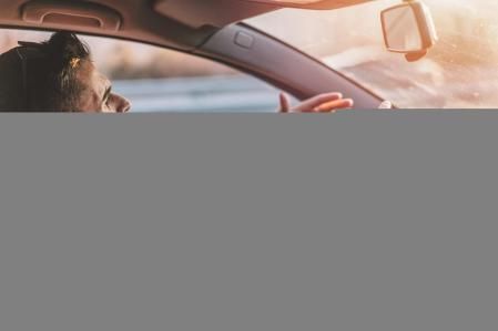 La irritabilidad provocada por el estrés genera una conducción agresiva, además de poco respeto por las normas y la convivencia en carretera