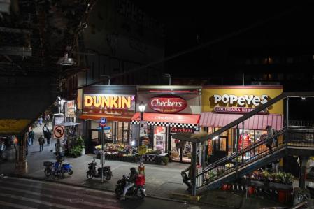 La intersección de Myrtle Avenue y Broadway, en Brooklyn, el 16 de octubre de 2024