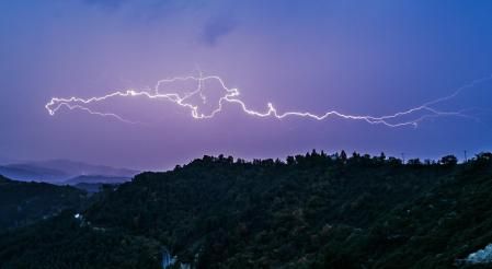 Gran rayo en la entrada al Lluçanès.