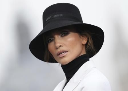Jennifer Lopez con el 'total look' de Dior en Londres