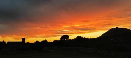 Puesta de sol en el macizo del Montgrí.