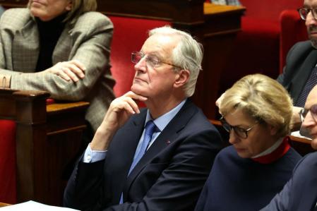 Michel Barnier ha escuchado impasible, en la Asamblea Nacional, los duros ataques lanzados contra él durante las intervenciones con motivo de la moción de censura