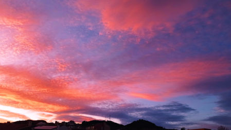 Paleta de pintor en el cielo de Alcorisa.