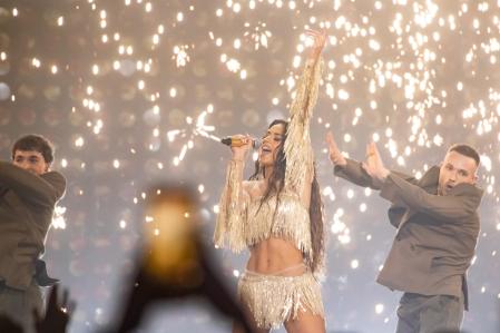 La cantante Daniela Blasco actúa durante la primera semifinal del Benidorm Fest 2025, a 28 de enero de 2025, en Benidorm, Alicante, Comunidad Valencia (España). El Benidorm Fest 2025 arranca con la primera semifinal, en la primera sesión del festival. Serán seis días de festival que culminarán con la coronación de aquella o aquel que sucederá a la artista, Nebulossa y representará a España en Eurovisión 2025. La cuarta edición del Benidorm Fest promete una diversa variedad de ensayos, ruedas de prensa, programas previos y post, y tres galas. Las semifinales son hoy y el 30 de enero, y la gran final se celebrará el día 1 de febrero.
