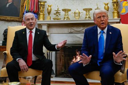 El primer ministro israelí, Beniamin Netanyahu, y el presidente estadounidense, Donald Trump, anoche en la Casa Blanca