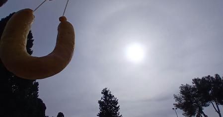 El halo solar de la 'botifarra d'ou' en Gavà.