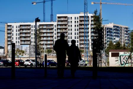 FOTO ALEX GARCIA CONSTRUCCION DE PISOS EN EL BARRIO DE LEVANTE DE VILADECANS. VIVIENDA NUEVA. ALQUILER 2025/01/30