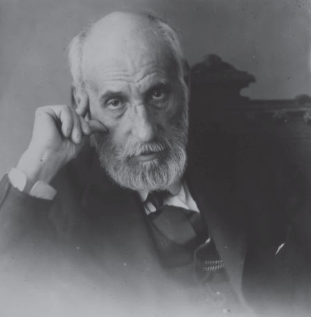 Santiago Ramón y Cajal (1852-1934), Premio Nobel de Medicina en el año 1906, descubrió que el sistema nervioso está formado por neuronas individuales y no por una red continua, como se creía anteriormente.