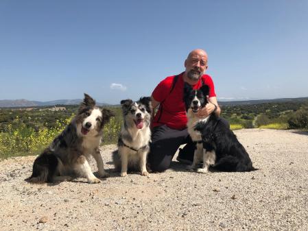 Goyo Jiménez con sus perros.&nbsp;