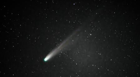 La gran estela del cometa Lemmon.