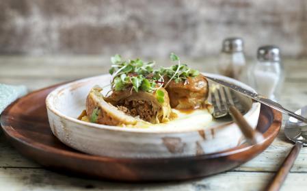 Alcachofas rellenas de conejo