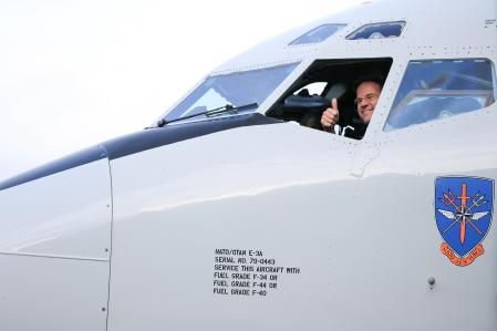 GEILENKIRCHEN, GERMANY - NOVEMBER 13: NATO Secretary General Mark Rutte looks out from the cockpit window of an E-3A AWACS (Airborne Warning and Control System) airplane at the NATO Geilenkirchen Air Base on November 13, 2025 in Geilenkirchen, Germany. The base is the headquarters of the NATO Airborne Early Warning & Control Force (NAEW&CF). (Photo by Andreas Rentz/Getty Images)
