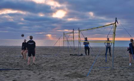 Voley playa de invierno en Fuengirola.