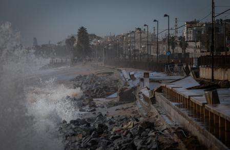 El paseo Marítimo de Badalona afectado por el temporal, este miércoles&nbsp;