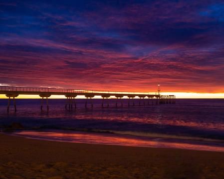 Amanecer de invierno en el Pont del Petroli.